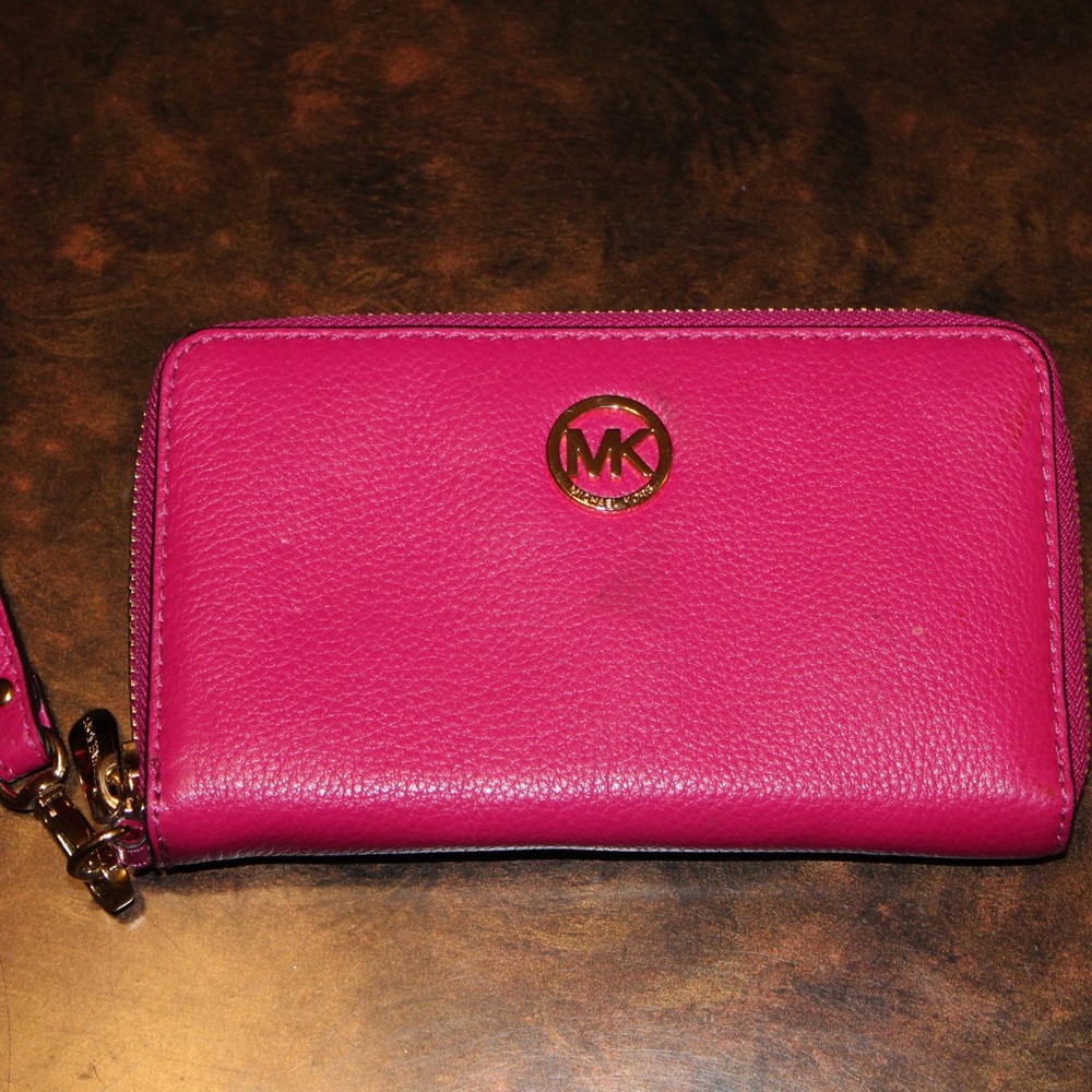 Michael Kors wallet wristlet